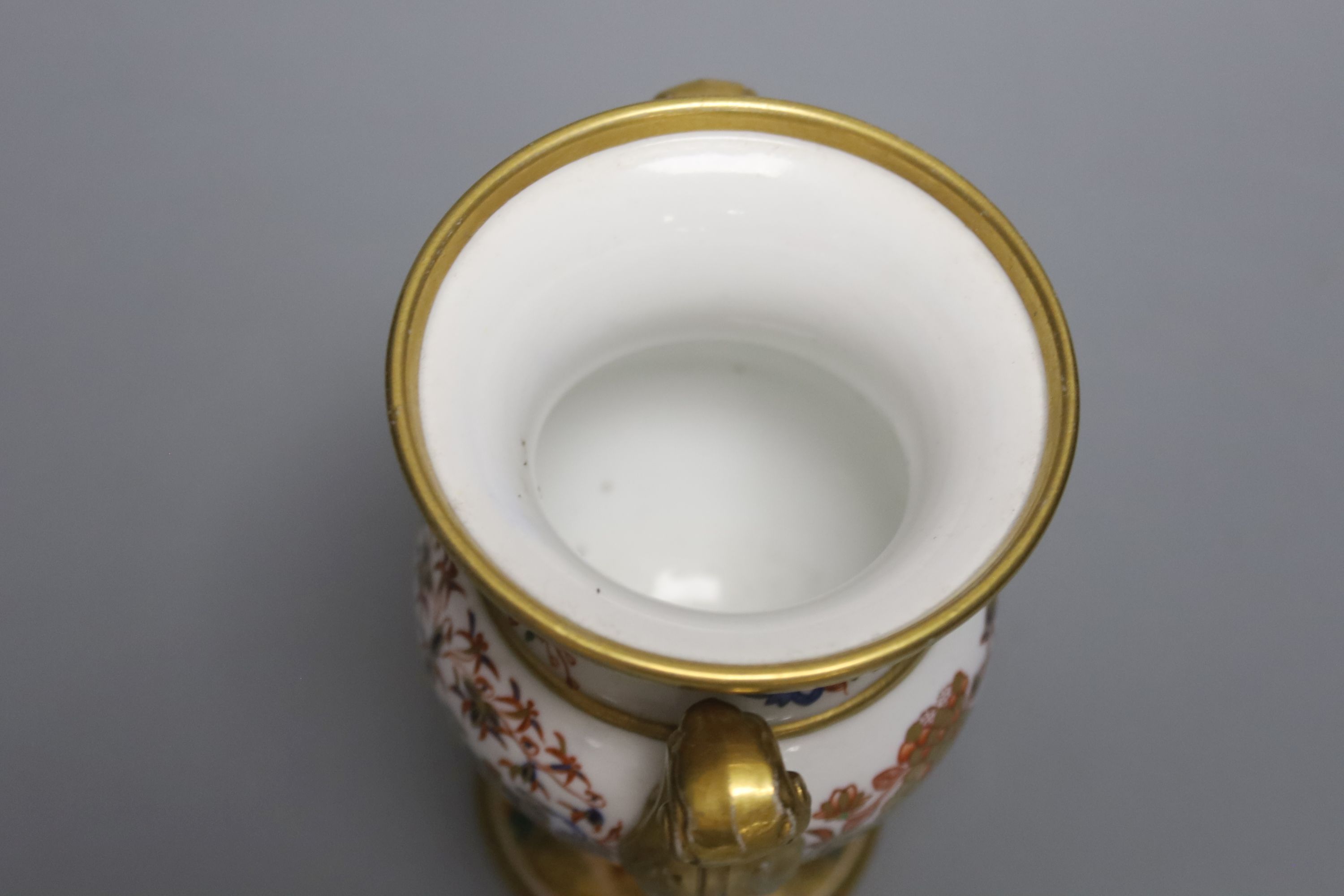 A Spode two handled vase painted with an imari pattern probably 967, no mark c.1815, height 14cm